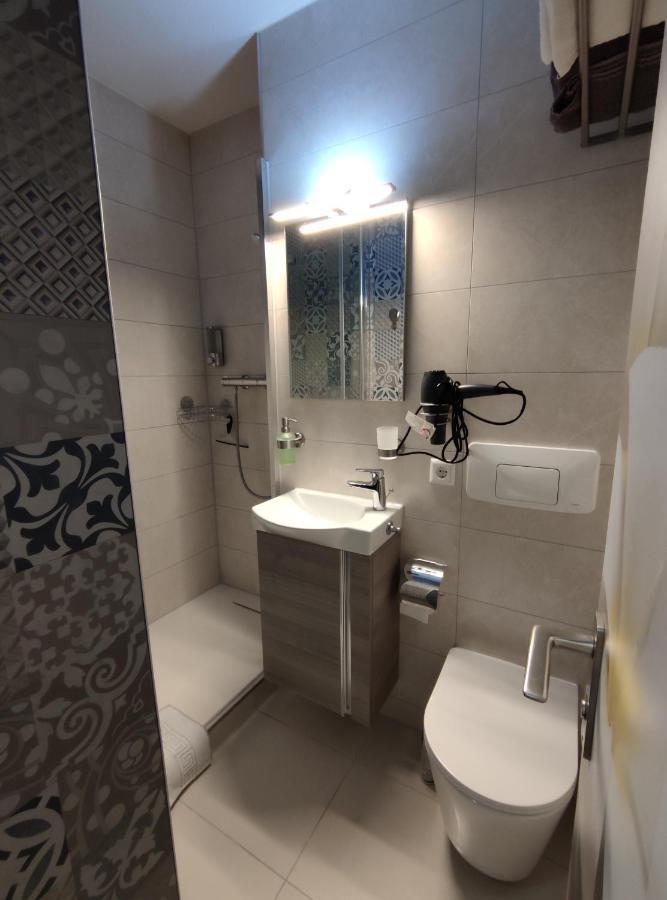 Studio 20Qm Mit Balkon Und Innenpool - 22010 ชลูคซี ภายนอก รูปภาพ