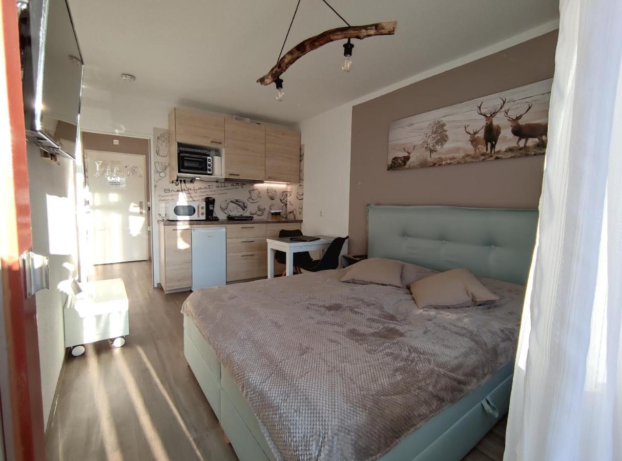 Studio 20Qm Mit Balkon Und Innenpool - 22010 ชลูคซี ภายนอก รูปภาพ